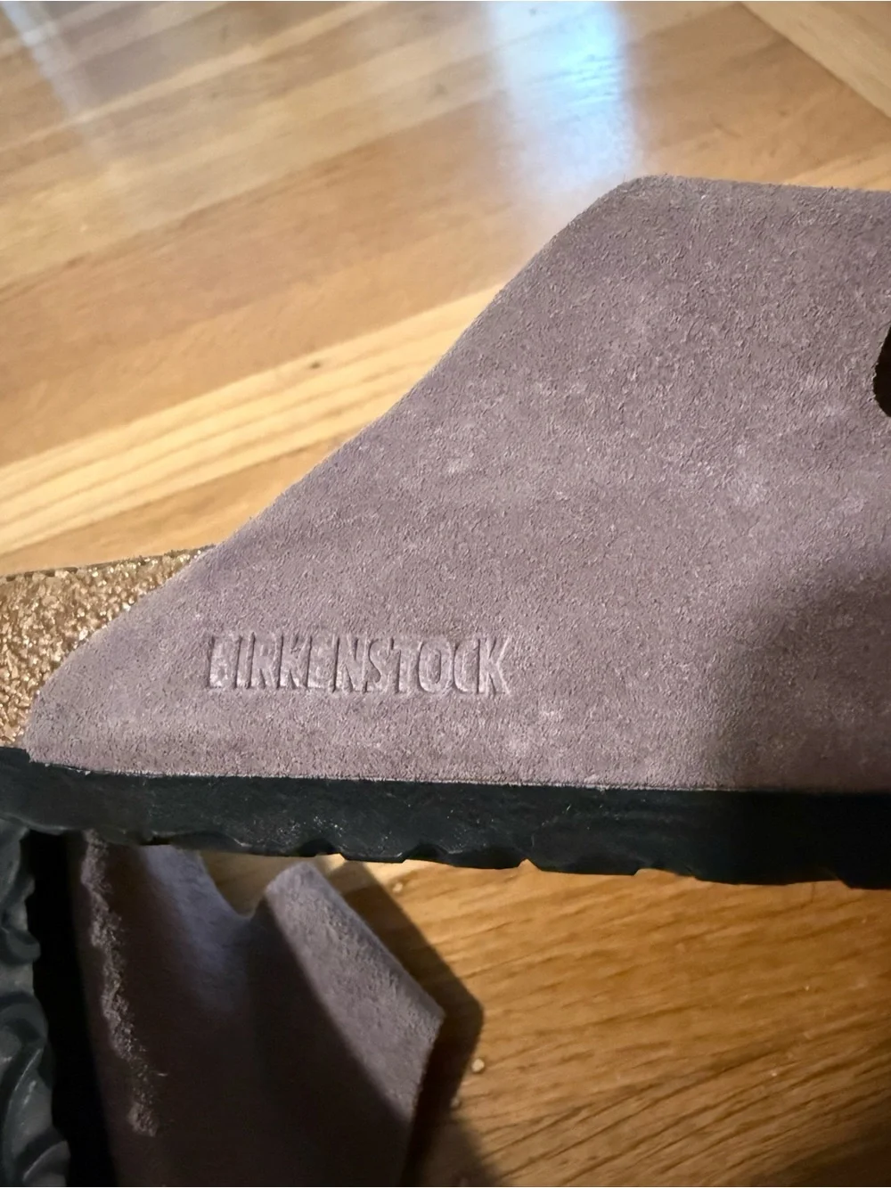 Like New Birkenstock Softbed Arizona Sandal in Soft Purple - Picture 4 of 4